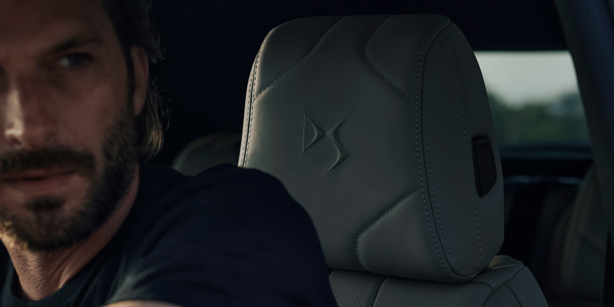 DS7 com interior em couro Nappa