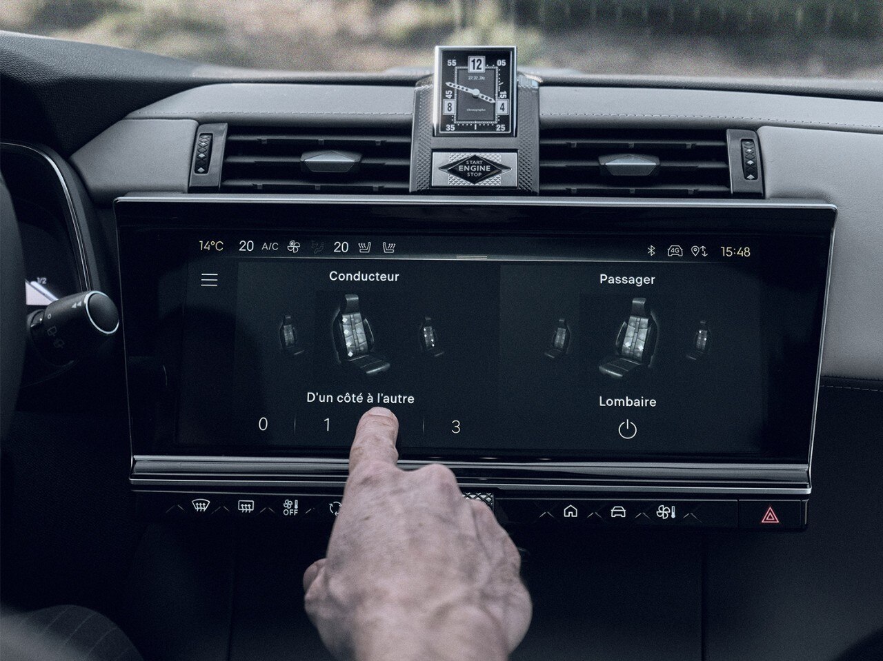 DS 7 Esprit de Voyage bancos elétricos com função de massagem